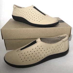 Clarks Medora Gemma Perforated Leather Slip On Size: 6.5W - Picture 1 of 10