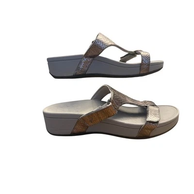 Sandalias Vionic Ellie Serpiente Metálicas Para Mujer Talla 10 Plata Estaño Plataforma Comodidad Foto 1 de 4