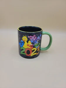 Taza Coffie Plaza Sésamo 2023 Año Nuevo Coleccionistas Big Bird Elmo Taza de Té  - Imagen 1 de 5