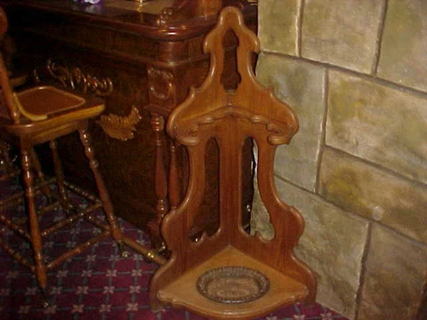 VINTAGE OAK CARVED WOODEN CORNER UMBRELLA STAND WITH SOLID HEAVY CAST IRON BASIN Cover