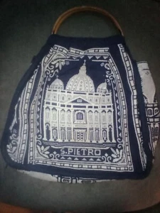 Häkeltasche mit Holzgriffen - Bild 1 von 12