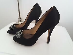 Ladies badgley mischka black satin heels 7.5