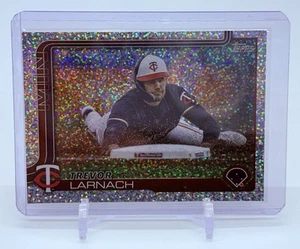 2025 Topps Serie 1 Celebración Trevor Larnach #279 Confeti Minnesota Twins MLB - Imagen 1 de 2
