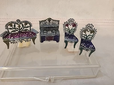 Juego de 4 muebles de cocina miniatura de metal de colección para casa de muñecas de MÉXICO. Foto 1 de 4