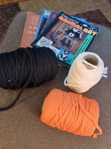 4 Macrame Pattern Books Vintage 1970's Hippy Knot Tying Craft Pot Hangers & Jute - Picture 1 of 24