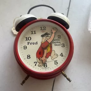 Reloj despertador vintage Fred Flintstone 1973 cuerda funciona bien SOLO 1 EN EBAY RARO - Imagen 1 de 7