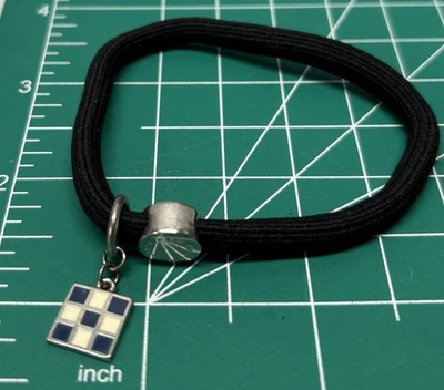 Brazalete de metal elástico negro Marc By Marc Jacobs Foto 1 de 4