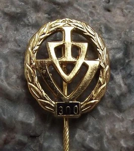 IVV Volkssportverband Volksmarching 300km Walking Award DDR German Pin Badge - Picture 1 of 2