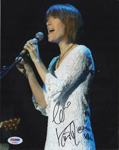 KIKI DEE WONDERFUL ENGLISH SINGING STAR INSCRIBED & SIGNED IN-CONCERT PHOTO PSA - Picture 1 of 3