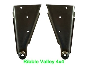 LAND ROVER DISCOVERY 2 PAIR OF REAR BODY OUTRIGGERS OUTRIGGER - UK MADE - Picture 1 of 6