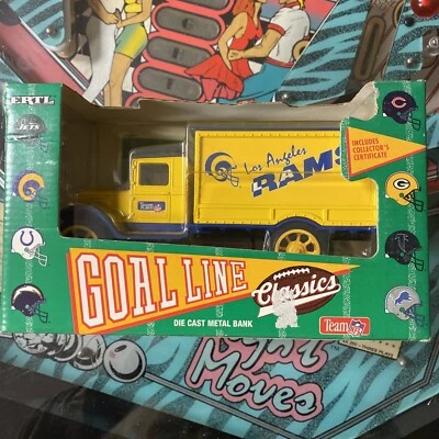 Ertl Goal Line Classics Los Angeles Rams Diecast Truck Bank 1993 NUEVO Foto 1 de 3