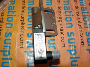 BERNSTEIN 601.9390.036 SHS3-U15Z-SR R SAFETY HINGE SWITCH NEW!! QUANTITY!! WOW!! - Picture 1 of 2