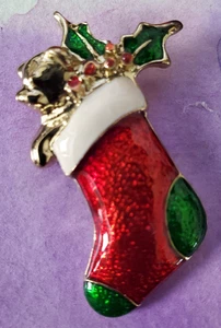 SFJ gefüllte Weihnachtsstrumpf Brosche Anstecknadel, rot, grün, weiß - Bild 1 von 1