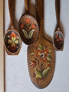Vintage Norwegian Rosemaling Wooden Spoon Set Of 4 Handcrafted - Picture 1 of 13