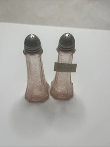 Anchor Hocking Pink Depression Glass Mayfair “Open Rose” Salt & Pepper Shakers - Picture 1 of 5