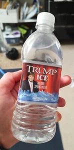 DONALD TRUMP ICE NATÜRLICHE QUELLENWASSERFLASCHE UNGEÖFFNET - Bild 1 von 5