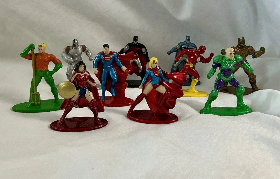 Lote de 10 minifiguras de metal fundido a presión Jada DC Nano Metalfigs Foto 1 de 1