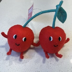 2025 Target Valentinstag Spritz Filz Duos-Kirschen Neu mit Etikett - Bild 1 von 6