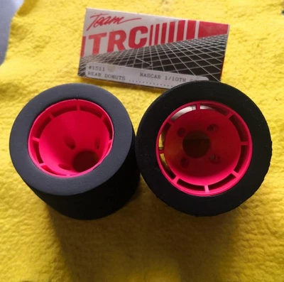 Cerchi e gomme automodello scala 1/10 - Immagine 1 di 2