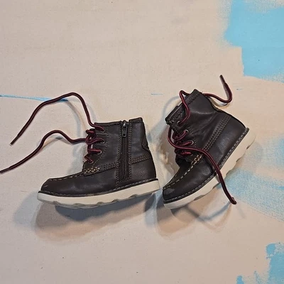 Botas con cordones Baby Gap Kids 7 marrón sin usar, puntera, cordones rojos, cremallera lateral, suela de cuero sintético Foto 1 de 4