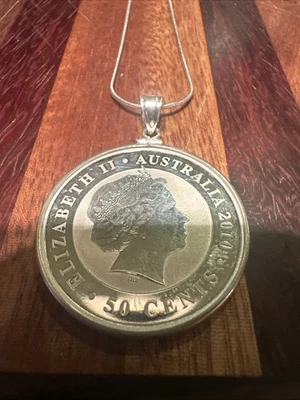 Colgante moneda australiana 50 centavos Isabel II con koala en la parte posterior excelente Foto 1 de 4