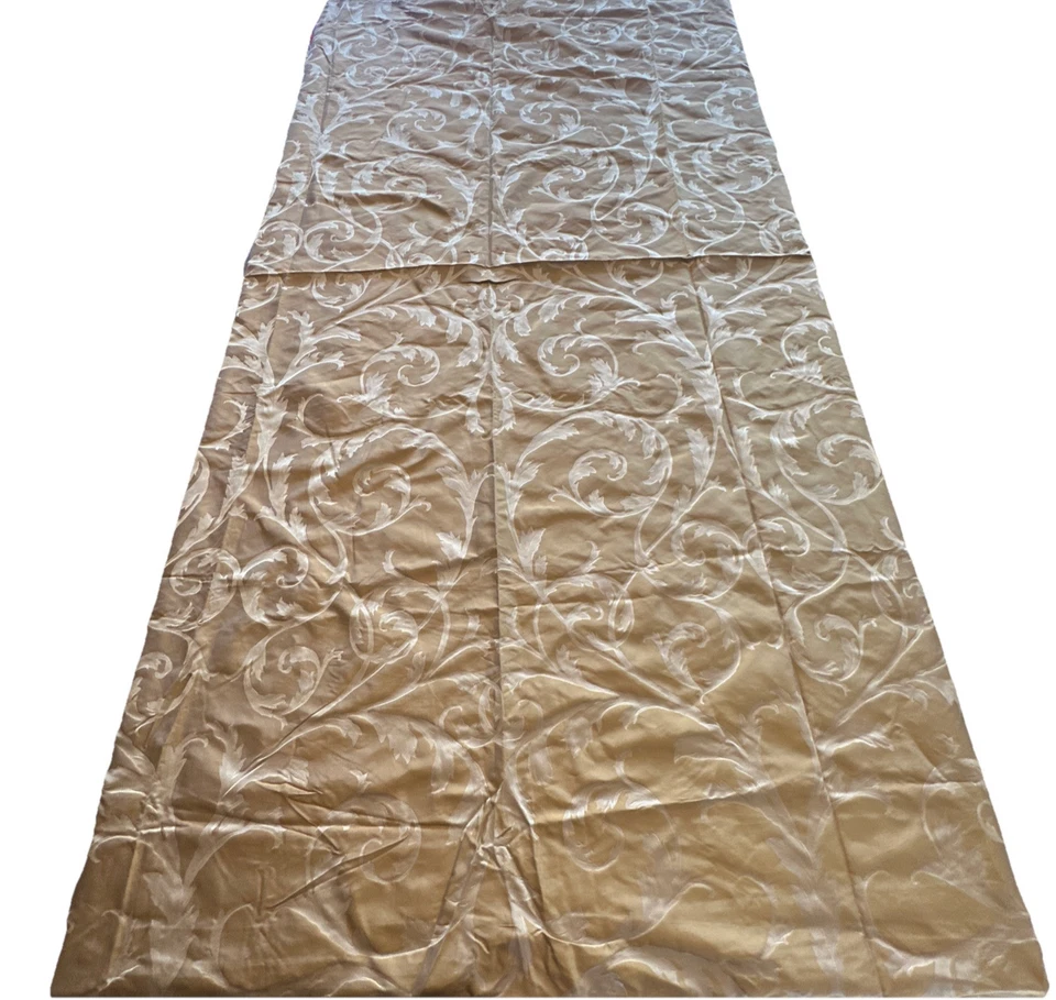 Tela damasco de seda de diseñador filigrana dorada panel de sala de exposición Lg Foto 1 de 4