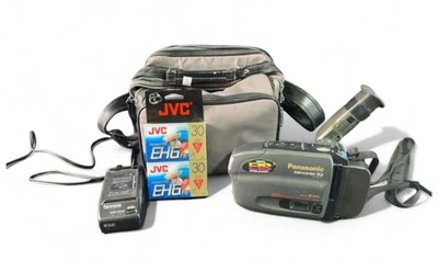 Panasonic Palmcorder IQ PV-D476 with battery/charger and carrying bag - Image 1 of 4