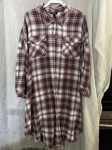 Vestido camisero Torrid 4 manga larga lengüeta enrollable bolsillo superior delantero - Imagen 1 de 5