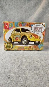 AMT Volkswagen Superbug 1971 Unity Coke AMT1284M Plastic Model Kit 1/25 - SEALED - Picture 1 of 6