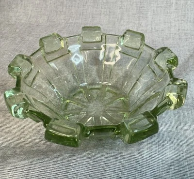Art Deco Uranium Depression Vaseline Green Glass Bowl/ashtray Circa 1930’s - image 1 of 4