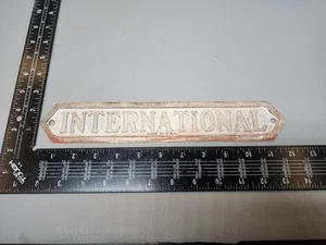 International Pickup Travelall Travelette Grille Emblem Badge - Bild 1 von 9