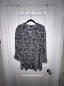 Cocomo Women's Black & White Print Blouse Tunic Plus Size 3X - Picture 1 of 4