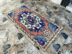 Kleiner handgefertigter Vintage türkischer Wollteppich 1,5x3,0 Fuß Boho geometrisch anatolische Teppiche - Bild 1 von 13