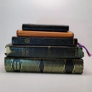 Lot Of Vintage Bibles la Santa Biblia VTG Sociedades Biblicas en America Latina  - Bild 1 von 24