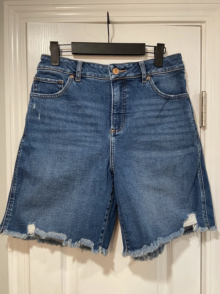 Bermudas con curvas Express talla 8 tiro alto desgastadas lavado medio corte pantalones cortos de jean Foto 1 de 4