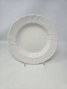 Mikasa Renaissance White 9.5" Round Vegetable / Serving Bowl EUC - Picture 1 of 9