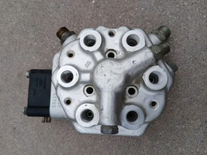 86-93 Mercedes 190E 260E 300E 300SE 300TE BOSCH Fuel Distributor +EHA 0438101012 - Picture 1 of 12