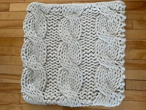 Pottery Barn Colossal Chunky Hand Knit Cream 24" X24” Pillow Cover HAVE 2 - Picture 1 of 8