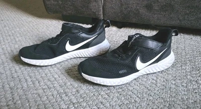 Nike Revolution 5  Shoes Kids Size 1.5Y WIDE Black White Running School Sneakers - Image 1 of 4