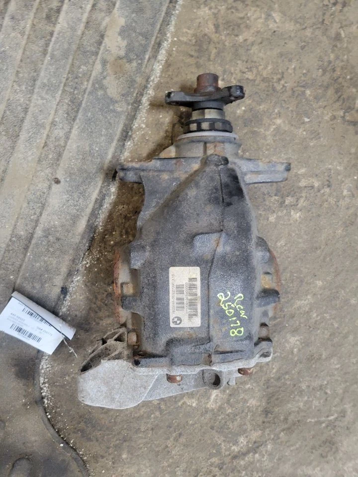 Differential Carrier Rear AWD Automatic Transmission Fits 12-18 BMW 320i 1594424 - Image 1 of 4