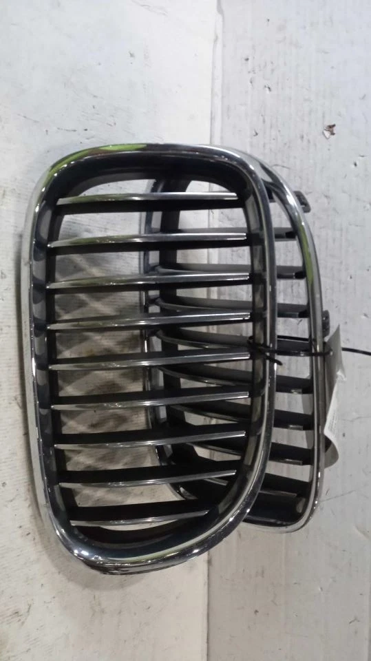 Parachoques inferior montado en el centro para BMW 740i 490749 13-15 Foto 1 de 4