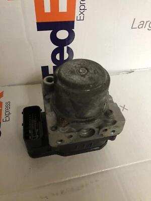 Bomba de freno antibloqueo Honda Civic Sedán Coupé DX LX usada OEM 2006 2007 2008 2009 Foto 1 de 3