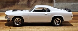 1:64 Hot Wheels Limited Edition '70 Ford Mustang Boss 429 Big Block White - Picture 1 of 6