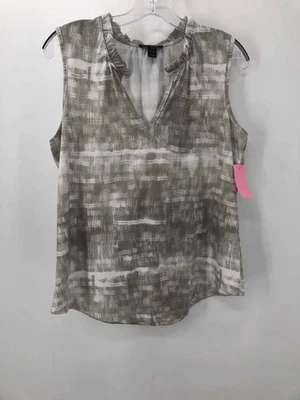 Camiseta sin mangas usada tribal verde talla mediana acanalada cuello con volantes Foto 1 de 3