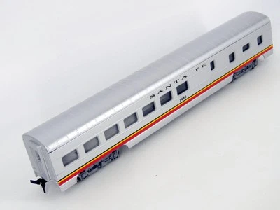 HO ConCor SANTA FE VALLEY FLYER 72' Lightweight Diner #1488 Passenger Car MW - Image 1 of 3