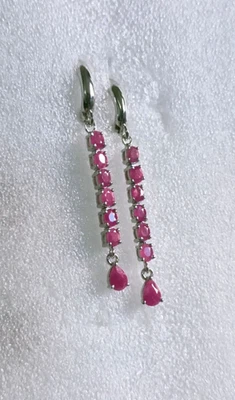 Orecchini lunghi pendenti con lacrime di rubino rosa in argento sterling... - Immagine 1 di 4