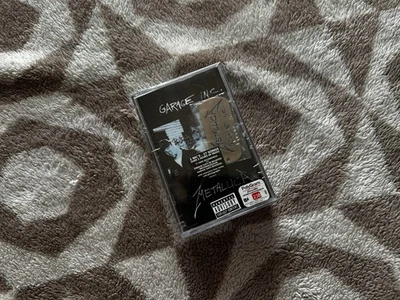 METALLICA :  GARAGE INC + DOG TAG  THAILAND DOUBLE CASSETTES  SEAL ORG - Image 1 of 2