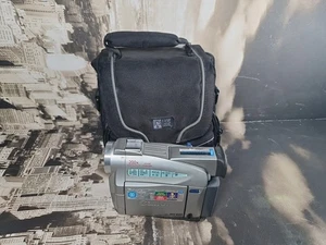 Canon MV400 Handheld MiniDV Camcorder silber getestet - Bild 1 von 4