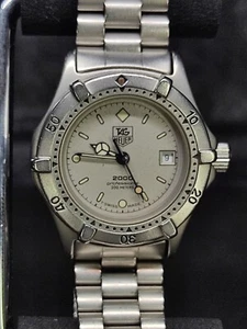 Reloj profesional Tag Heuer 2000 para dama buen estado batería reemplazada - Imagen 1 de 11