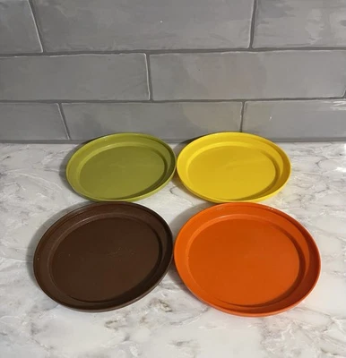 Juego de 4 platos de almuerzo redondos apilables vintage Tupperware marrón verde naranja amarillo Foto 1 de 4